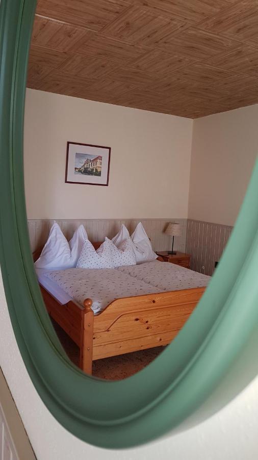 Huber Panzio Bed & Breakfast Fertorakos Exterior photo