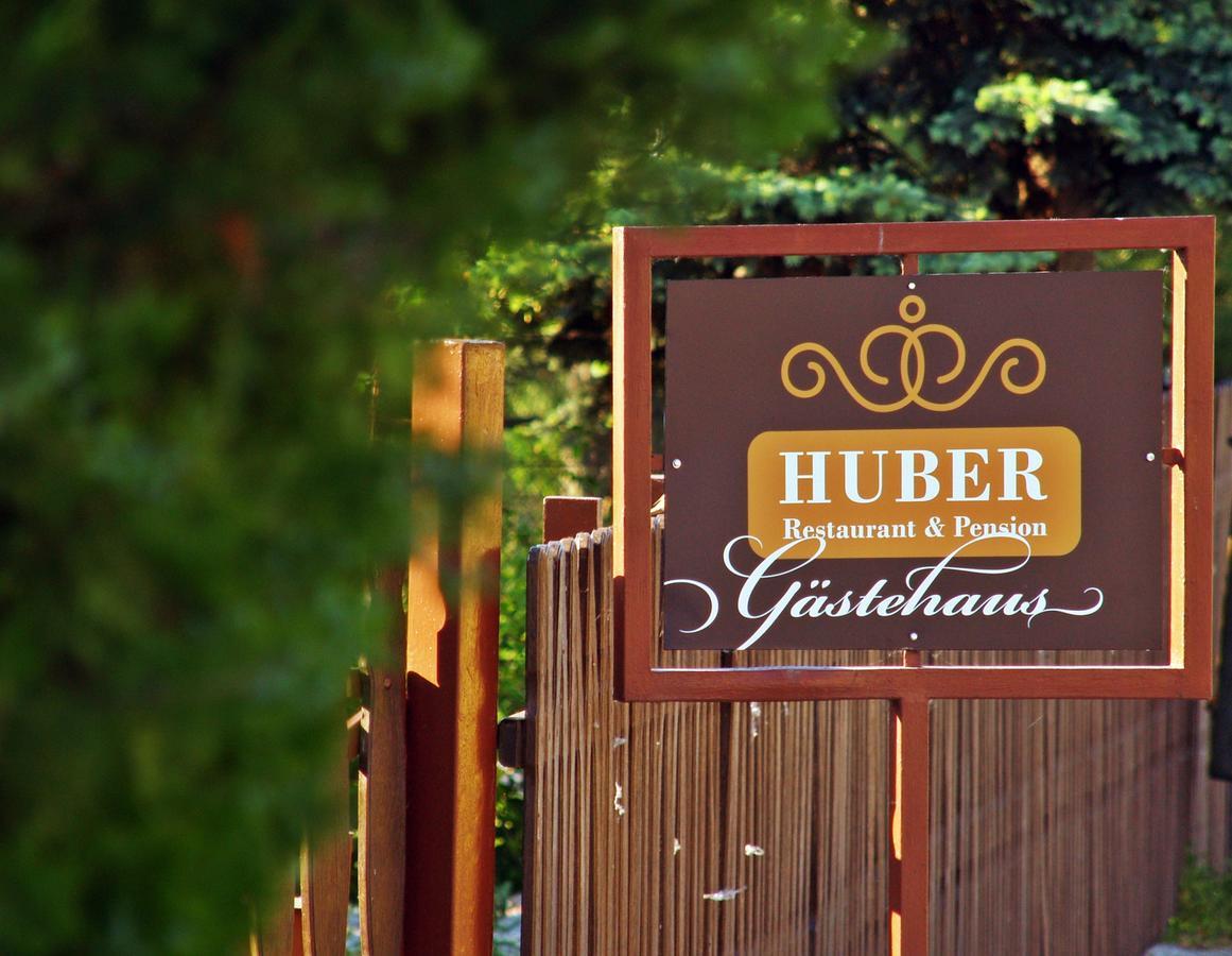 Huber Panzio Bed & Breakfast Fertorakos Exterior photo